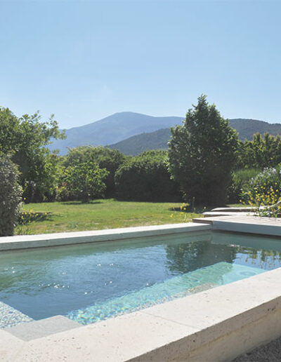 Location d'un gîte à Malaucène dans le Vaucluse avec piscine privative chauffée
